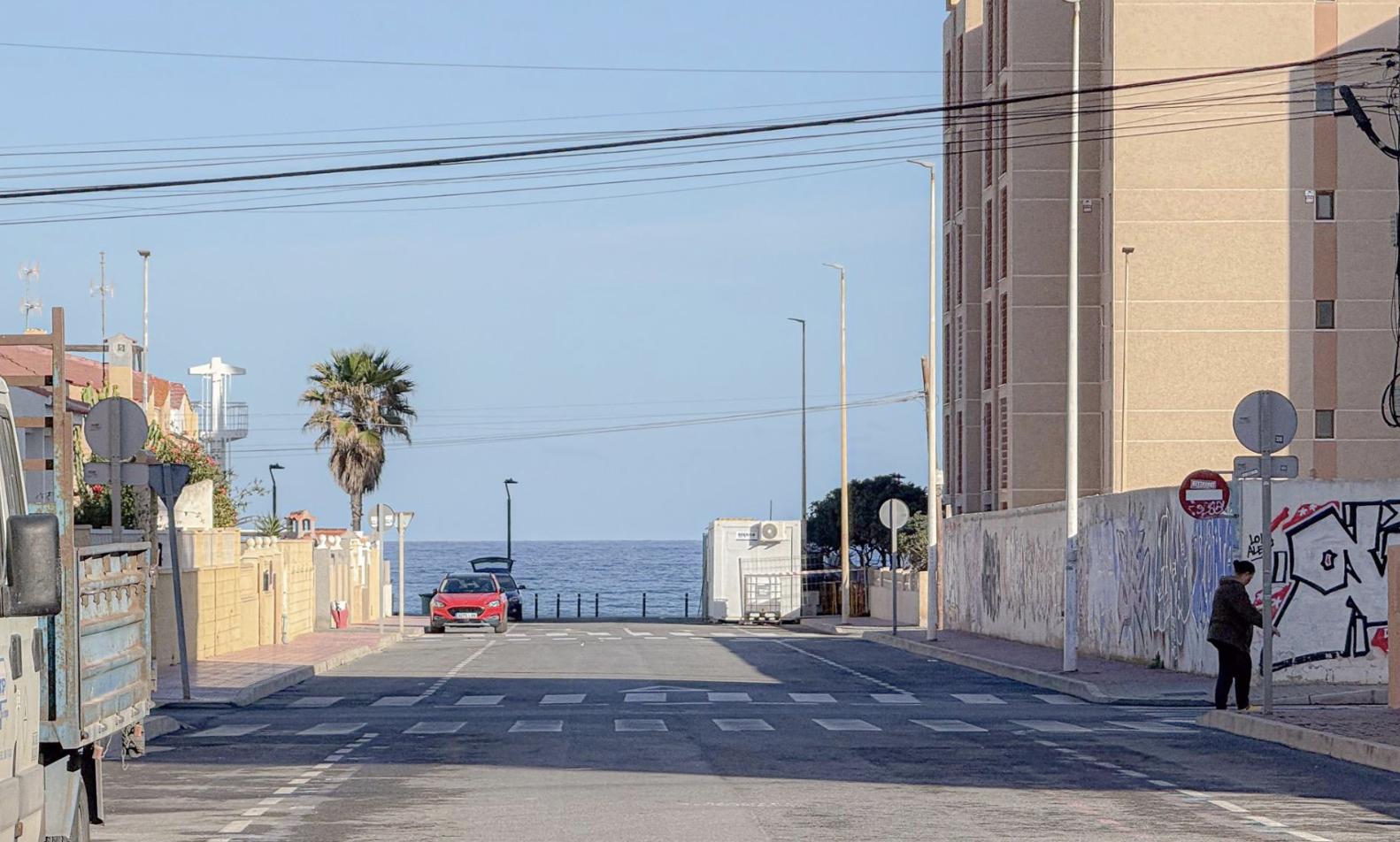 Pārdošanā dzīvoklis Torreviejas La Mata rajonā. Fantastisks dzīvoklis ar milzīgu terasi un tiešu skatu uz jūru, kas atrodas La Mata, Spānijā.